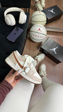 Nike Air Jordan 1 Low - bege/marrom