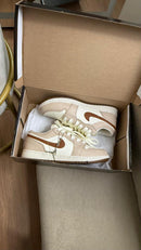 Nike Air Jordan 1 Low - bege/marrom