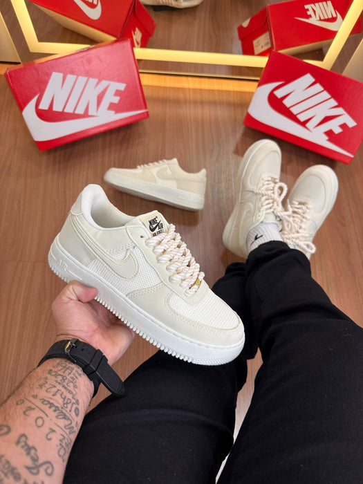 Nike Air Force 1 - Branco/Bege