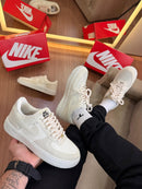 Nike Air Force 1 - Branco/Bege