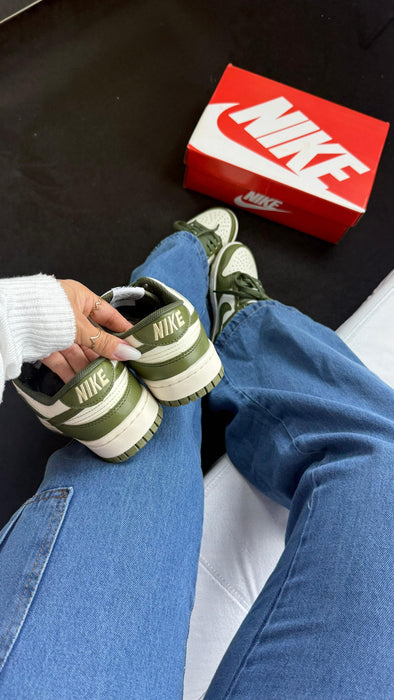 Nike Dunk Low - Oliva
