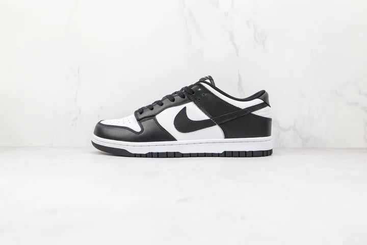 Nike Dunk Low - Branco/ Preto