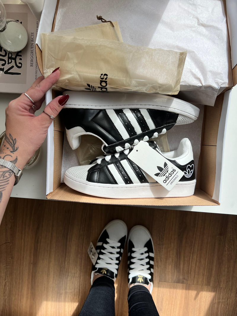 Adidas SuperStars Love - Black/White