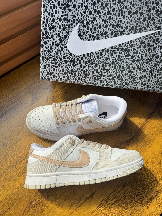Nike Dunk Low - Bege