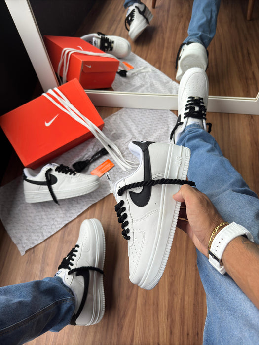 Nike Air Force 1 - Branco/ Preto