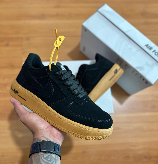 Nike Air Force 1 - Peto Camurça