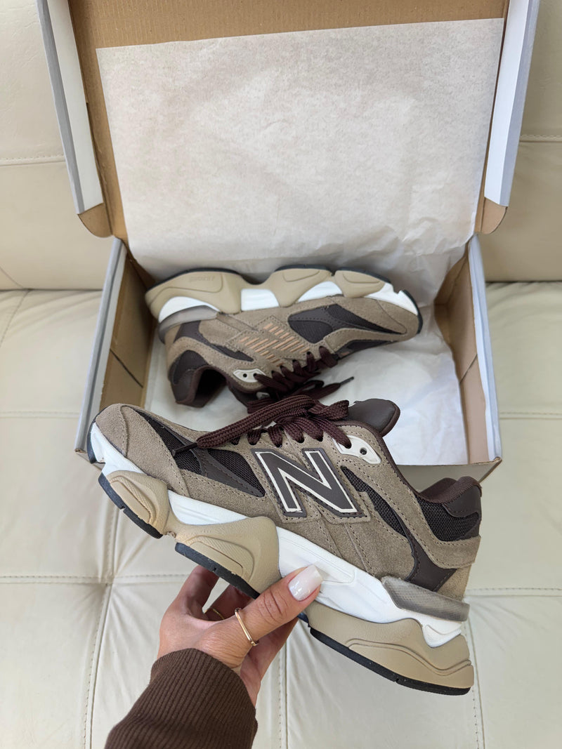 New Balance 9060 Prime Couro - Castor/Café