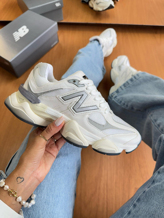 New Balance 9060 Prime Couro - Branco/Cinza