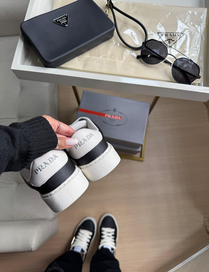 PRADA MILANO CASUAL - PRETO