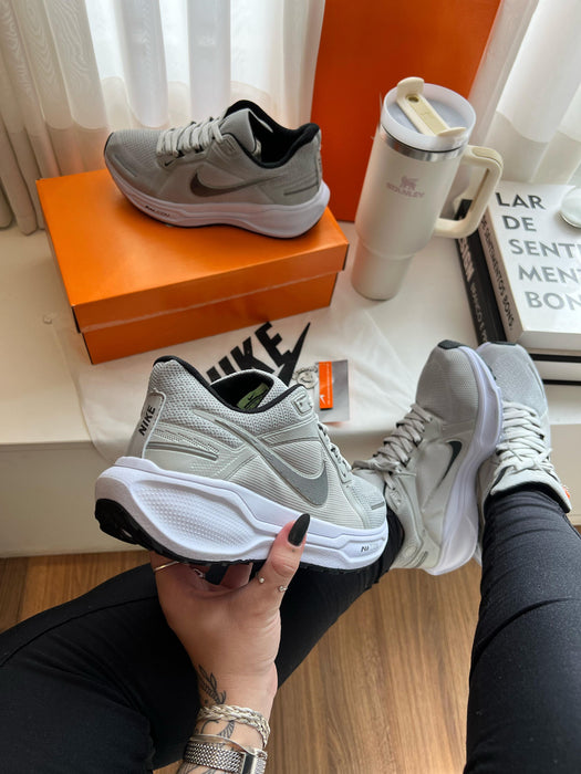 Nike Air Zoom - Cinza