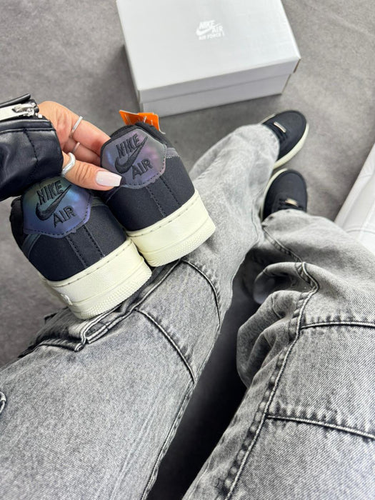 Nike Air Force 1 - Preto Iridescent