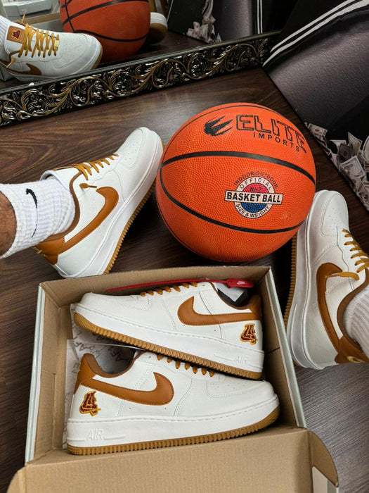 Nike Air Force Lakers - Caramelo