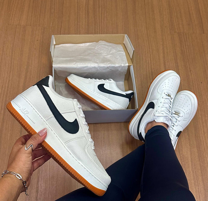 Nike Air Force 1 - Branco/ Preto/ Marron
