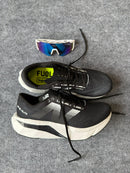 New Balance Elite - Black/White