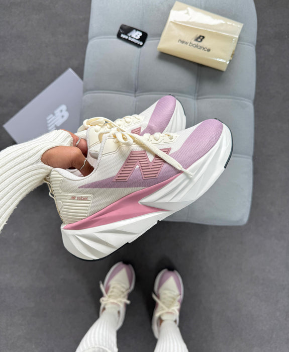 New Balance FuelCell Rebel - Pink/White