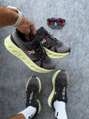 On Running - Dark Grey/Neon Yellow