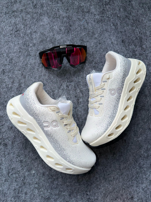 On Running - White/Silver