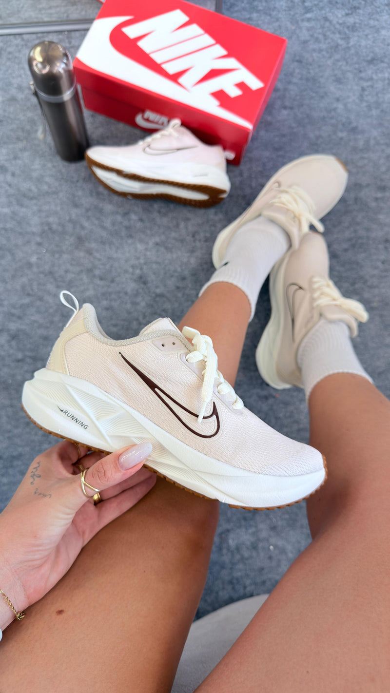 Nike Running - Creme/ Marrom