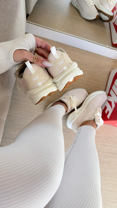 Nike Running - Creme