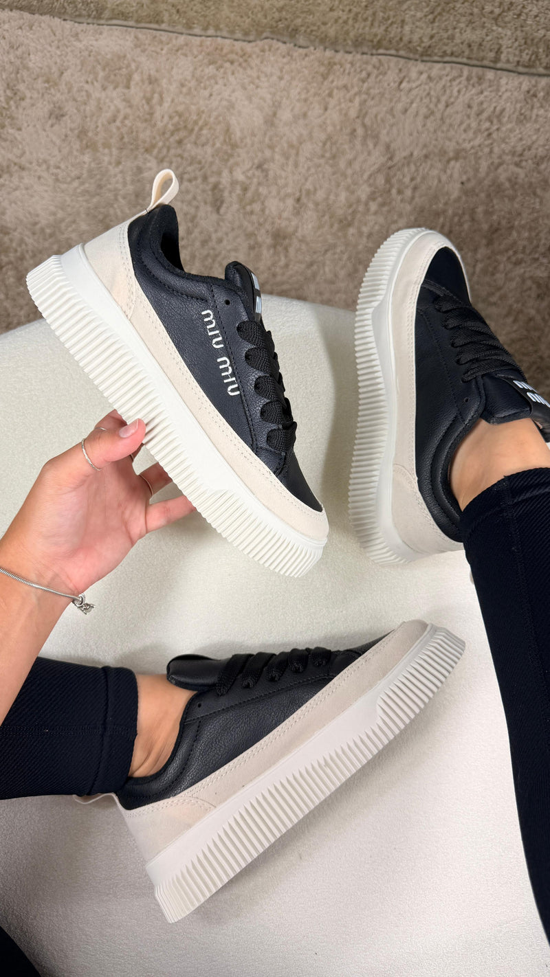 Miu Miu Platform Sneaker - Preto/ Creme