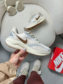 Nike Zoom Vomero 17 - Creme/ Marrom