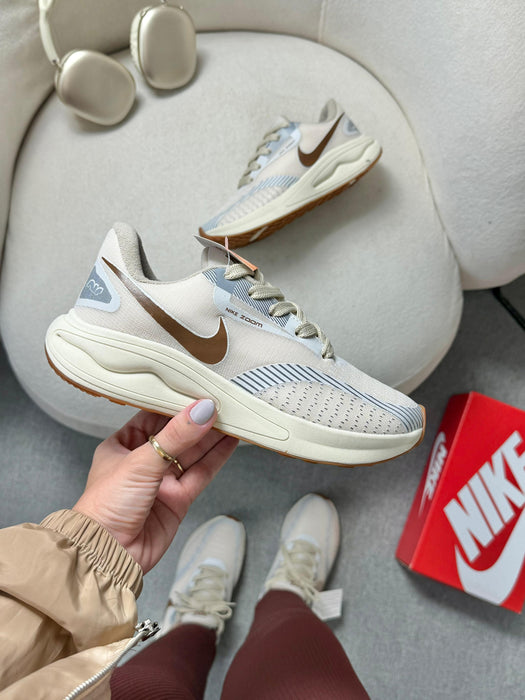 Nike Zoom Vomero 17 - Creme/ Marrom