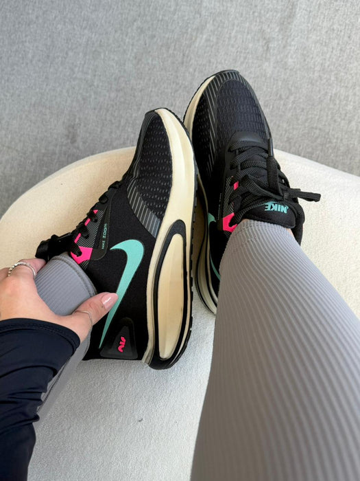 Nike Zoom Vomero 17 - Preto/ Verde Azulado/ Rosa