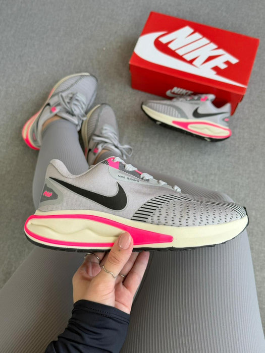 Nike Zoom Vomero 17 - Cinza/ Preto/ Rosa
