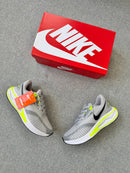 Nike Zoom Vomero 17 - Cinza/ Preto