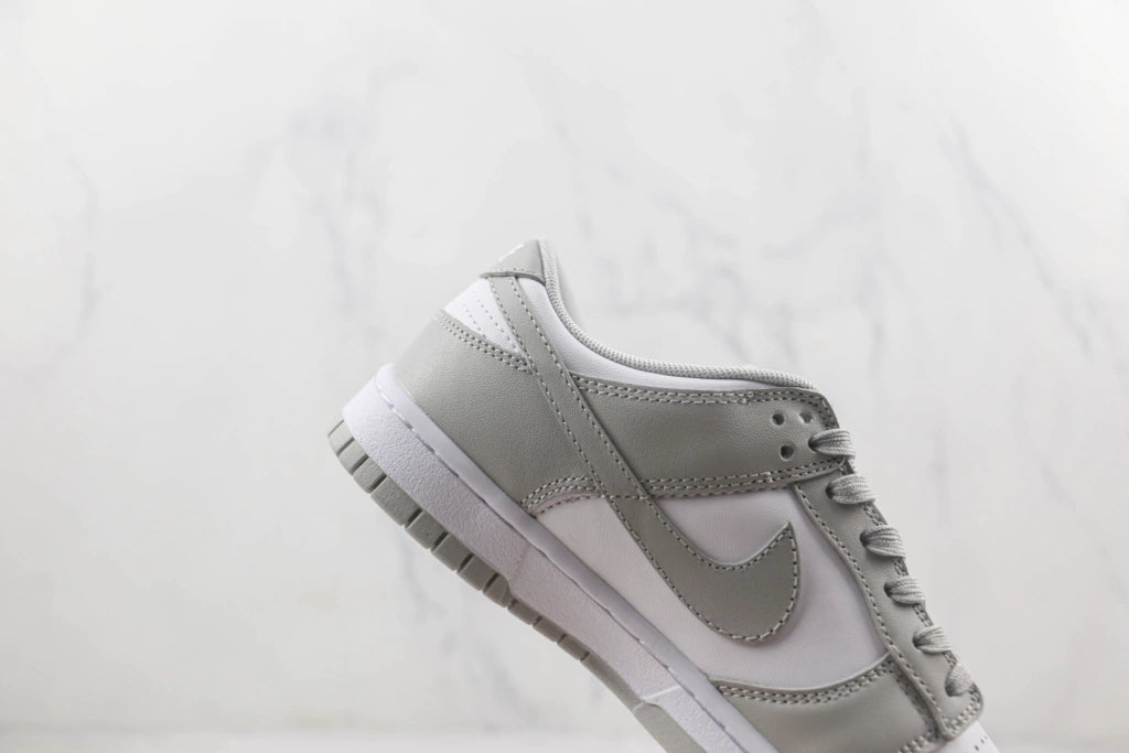 Nike Dunk Low - Cinza