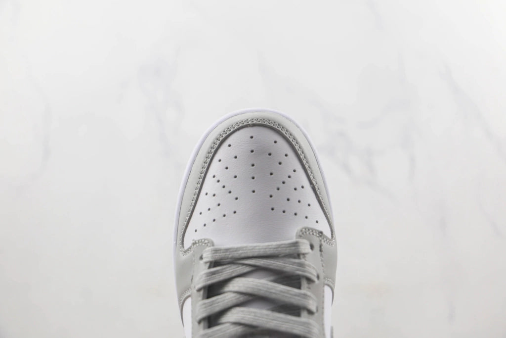 Nike Dunk Low - Cinza