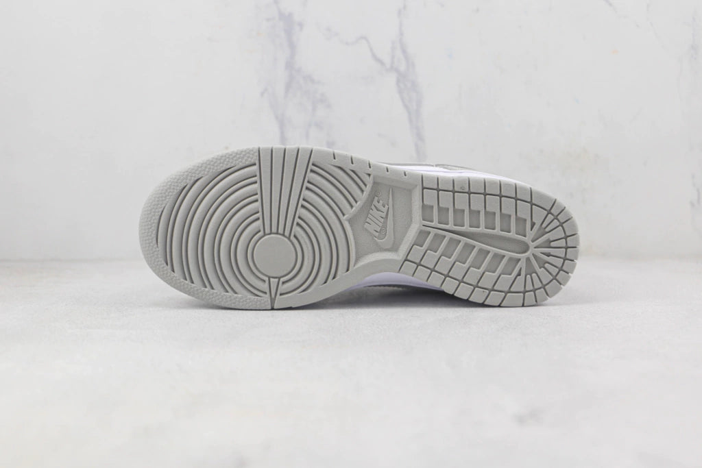 Nike Dunk Low - Cinza