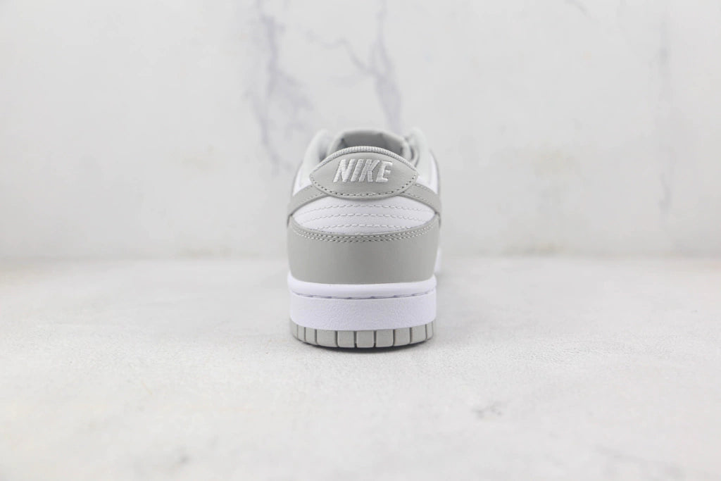 Nike Dunk Low - Cinza
