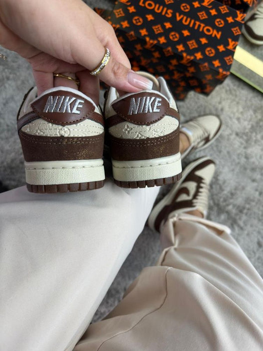 Nike SB Dunk Low Louis Vuitton - Bege/Marrom
