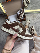 Nike SB Dunk Low Louis Vuitton - Bege/Marrom