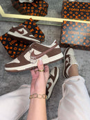 Nike SB Dunk Low Louis Vuitton - Bege/Marrom