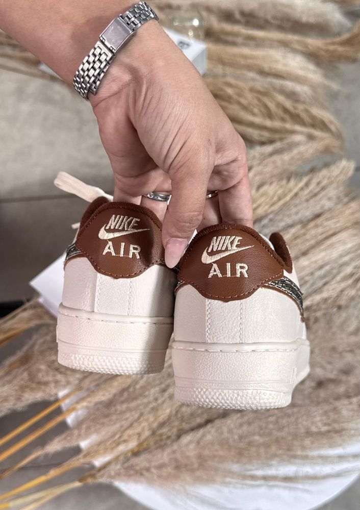 Nike Air Force 1 - NOLA MARROM