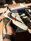 Nike Air Jordan 1 Low Travis Scott - Branco/Preto