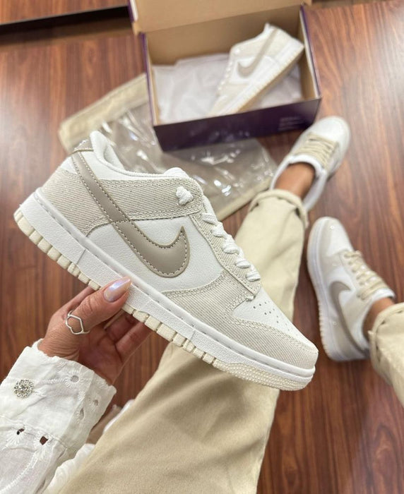 Nike SB Dunk Low - Glitter